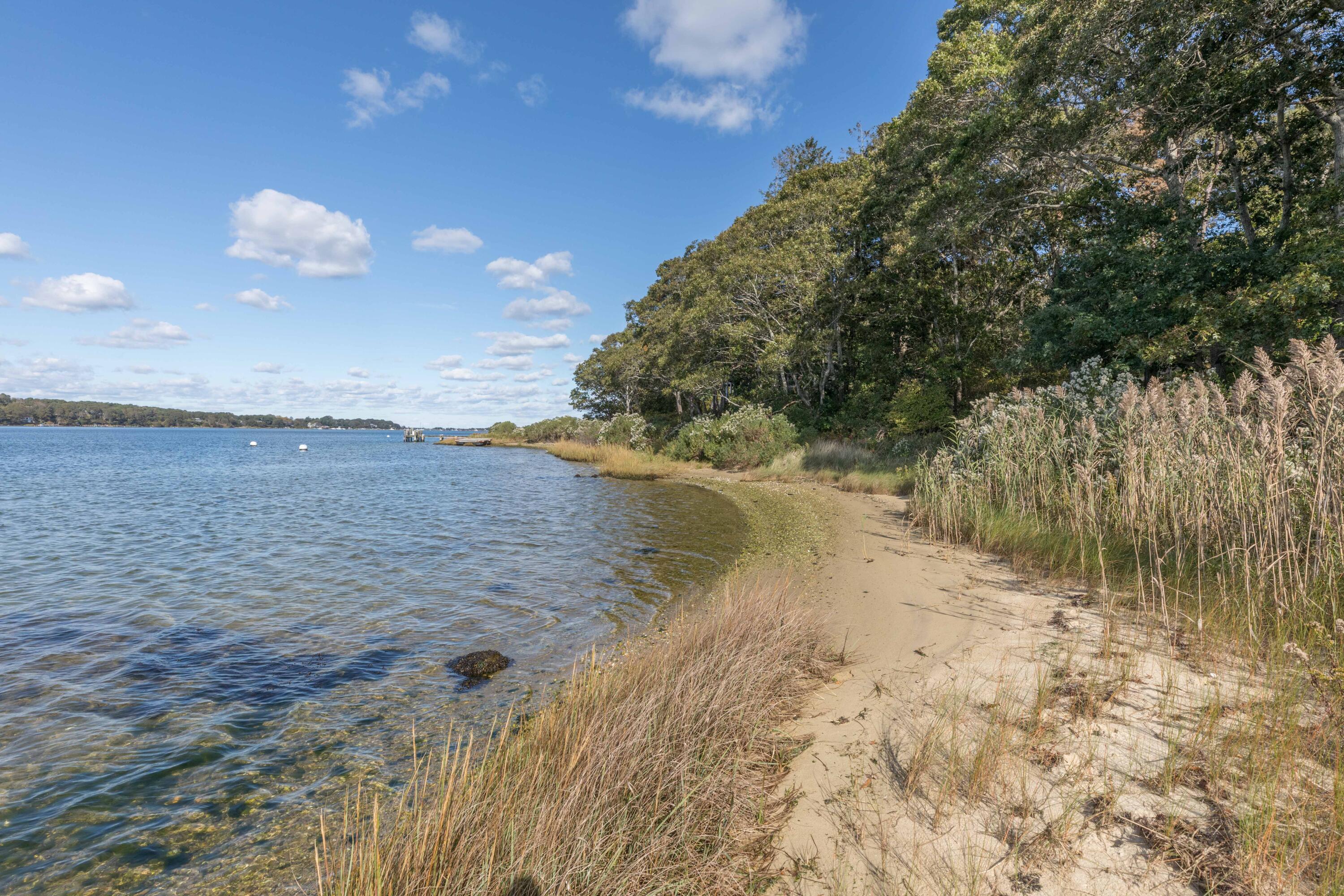 375 Barnes Road Oak Bluffs, MA 02557 - Photo 26 of 31 375 Barnes Rd MV (21 of 48)
