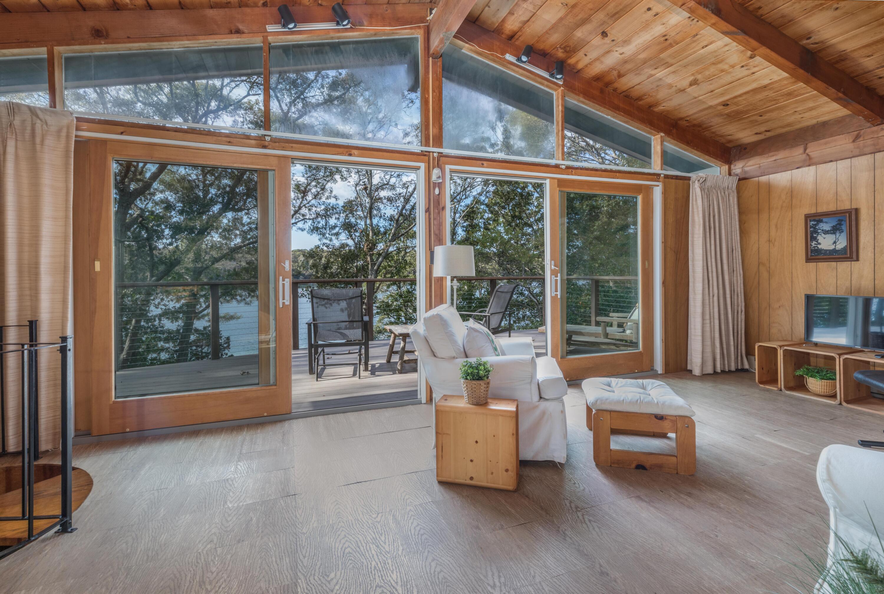 375 Barnes Road Oak Bluffs, MA 02557 - Photo 3 of 31 375 Barnes Rd MV (37 of 48)