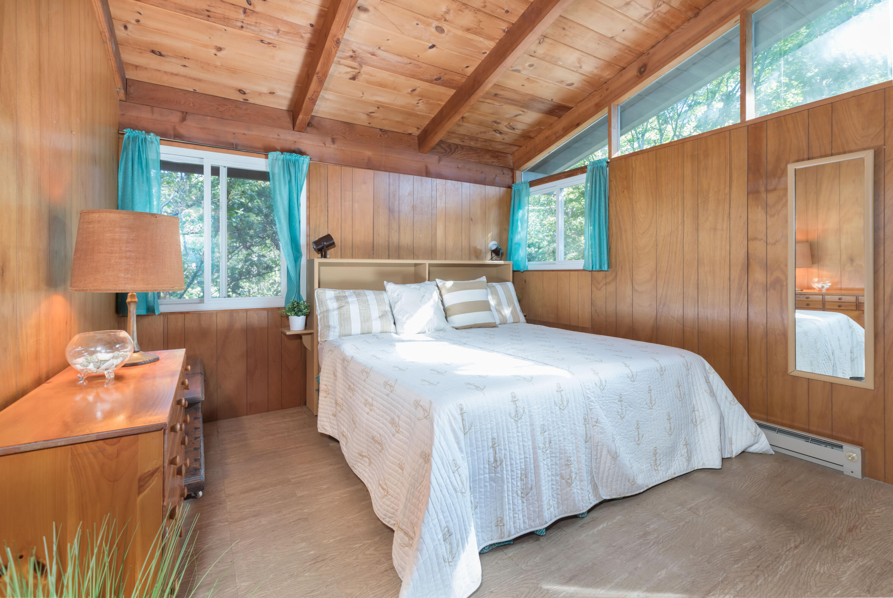 375 Barnes Road Oak Bluffs, MA 02557 - Photo 8 of 31 375 Barnes Rd MV (2 of 48)