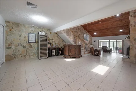 a view of livingroom with furniture