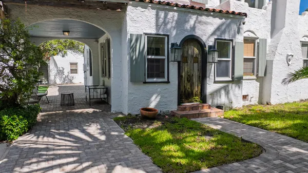 $17,000 | 717 Forest Hill Boulevard, West Palm Beach, FL 33405