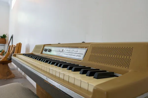 $17,000 | 717 Forest Hill Boulevard, West Palm Beach, FL 33405