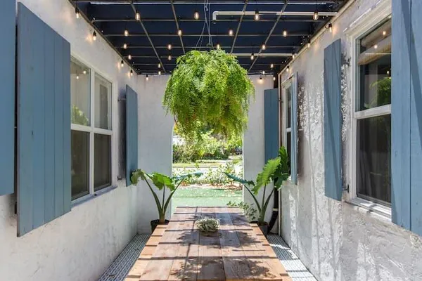 $17,000 | 717 Forest Hill Boulevard, West Palm Beach, FL 33405