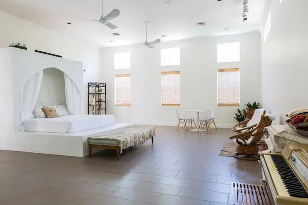 $17,000 | 717 Forest Hill Boulevard, West Palm Beach, FL 33405