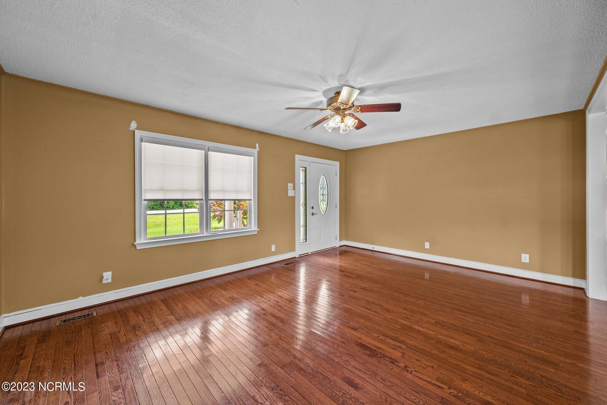 2499 Airport Road Kinston, NC 28504 - Photo 25 of 54 25-web-or-mls-DSC_2893