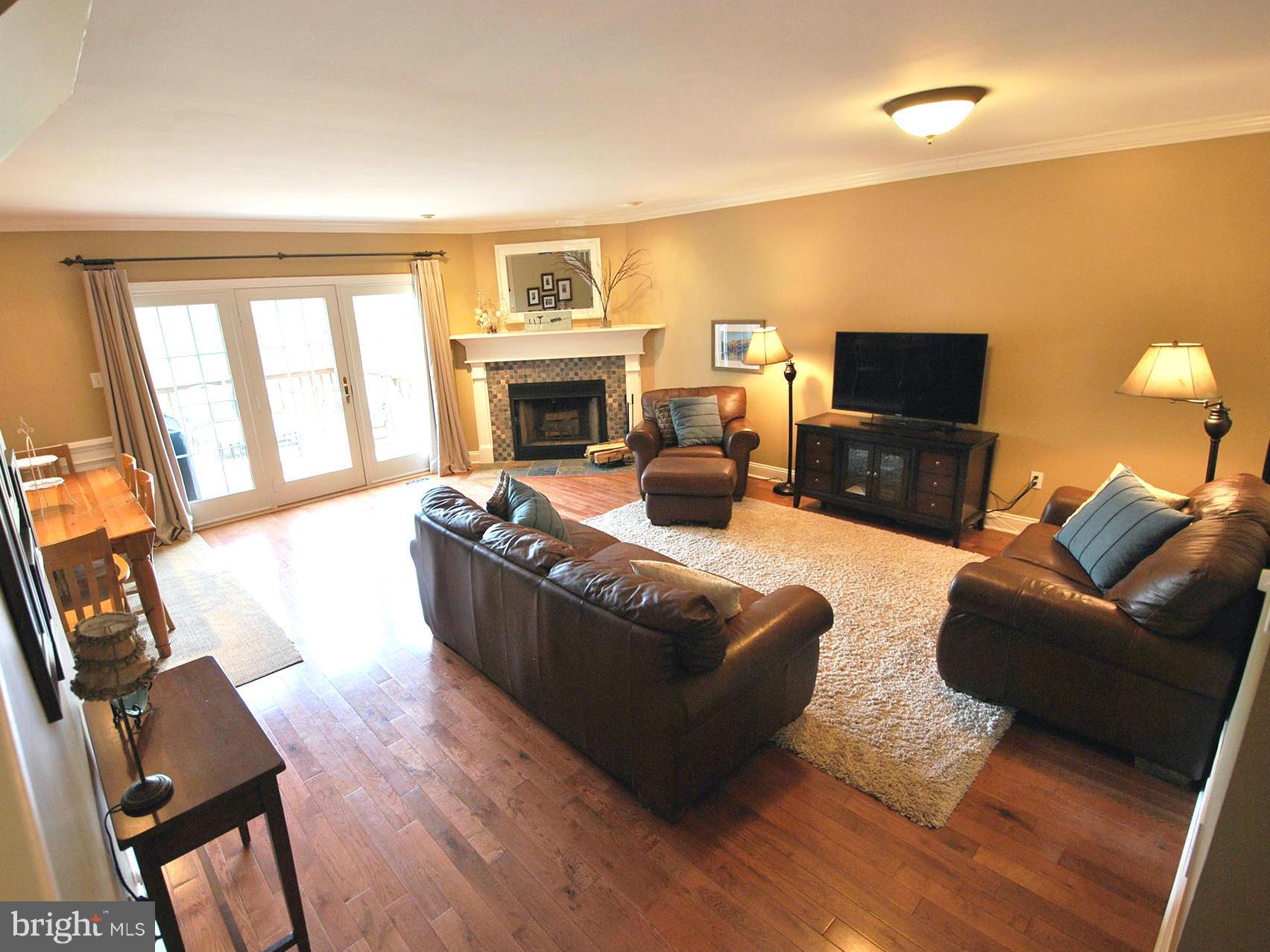 3976 Forest Valley Road Baltimore, MD 21234 - Photo 20 of 22 Living Room