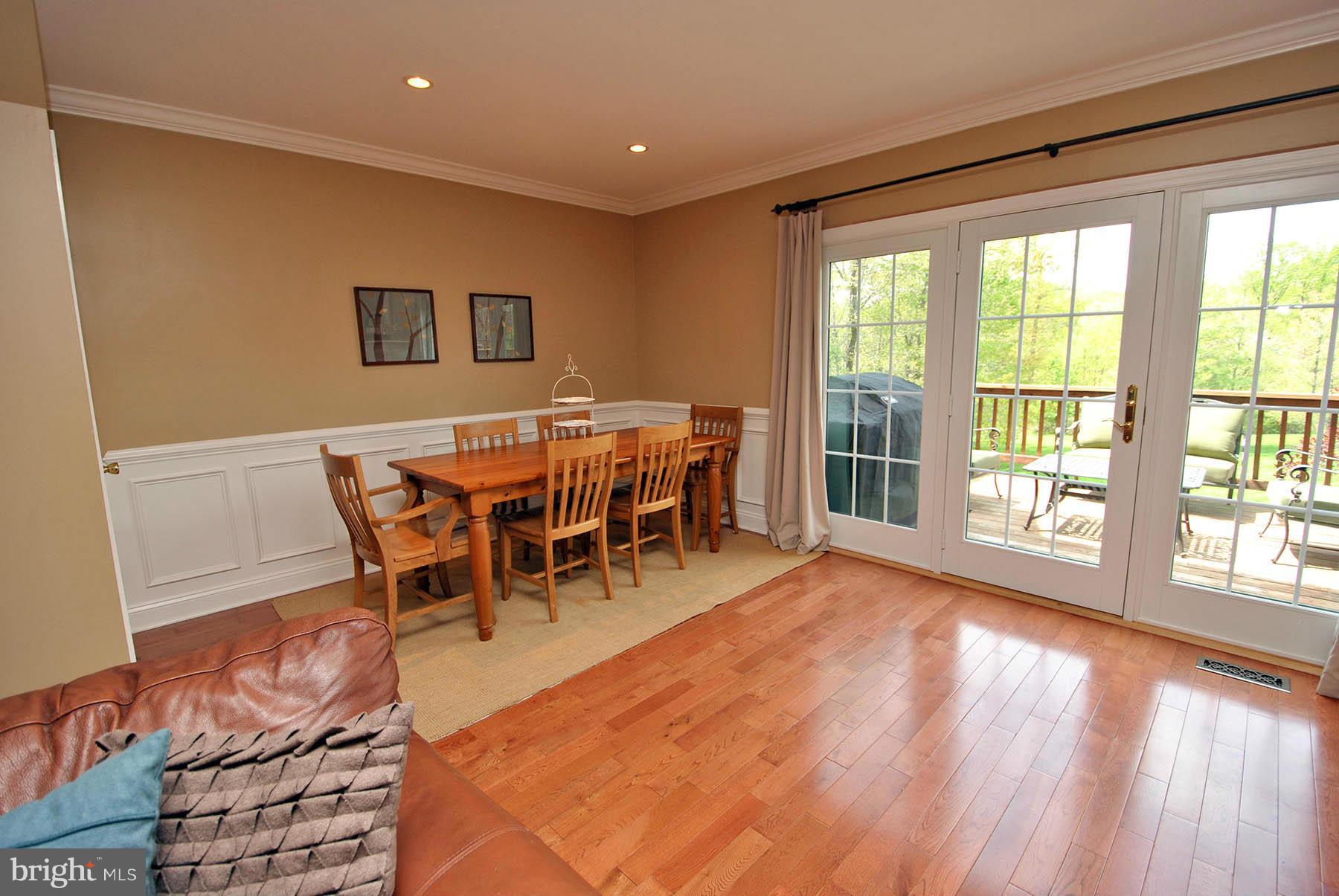 3976 Forest Valley Road Baltimore, MD 21234 - Photo 5 of 22 Living Room