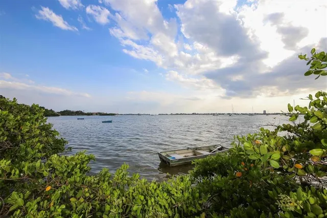 $5,000 | 1111 North Gulfstream Avenue, Unit 16C, Sarasota, FL 34236