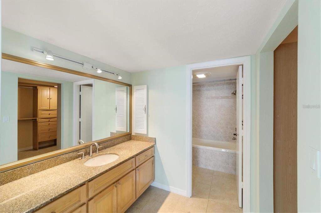 1111 North Gulfstream Avenue, Unit 16C Sarasota, FL 34236 - Photo 22 of 44