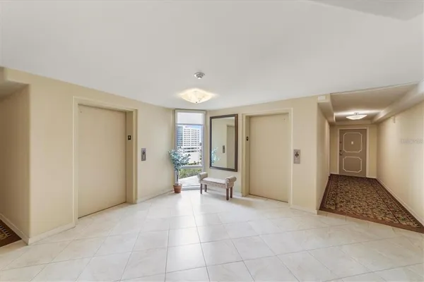 $5,000 | 1111 North Gulfstream Avenue, Unit 16C, Sarasota, FL 34236