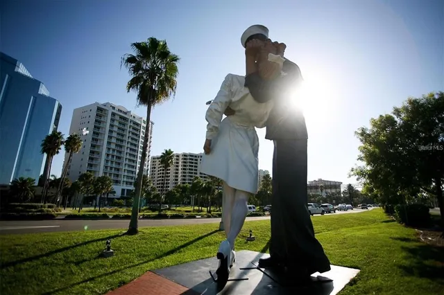 $5,000 | 1111 North Gulfstream Avenue, Unit 16C, Sarasota, FL 34236