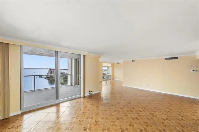 $5,000 | 1111 North Gulfstream Avenue, Unit 16C, Sarasota, FL 34236