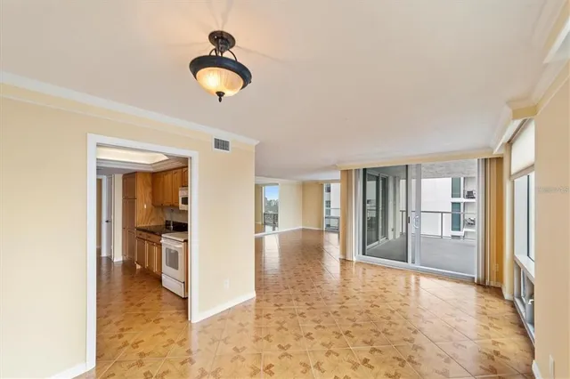 $5,000 | 1111 North Gulfstream Avenue, Unit 16C, Sarasota, FL 34236