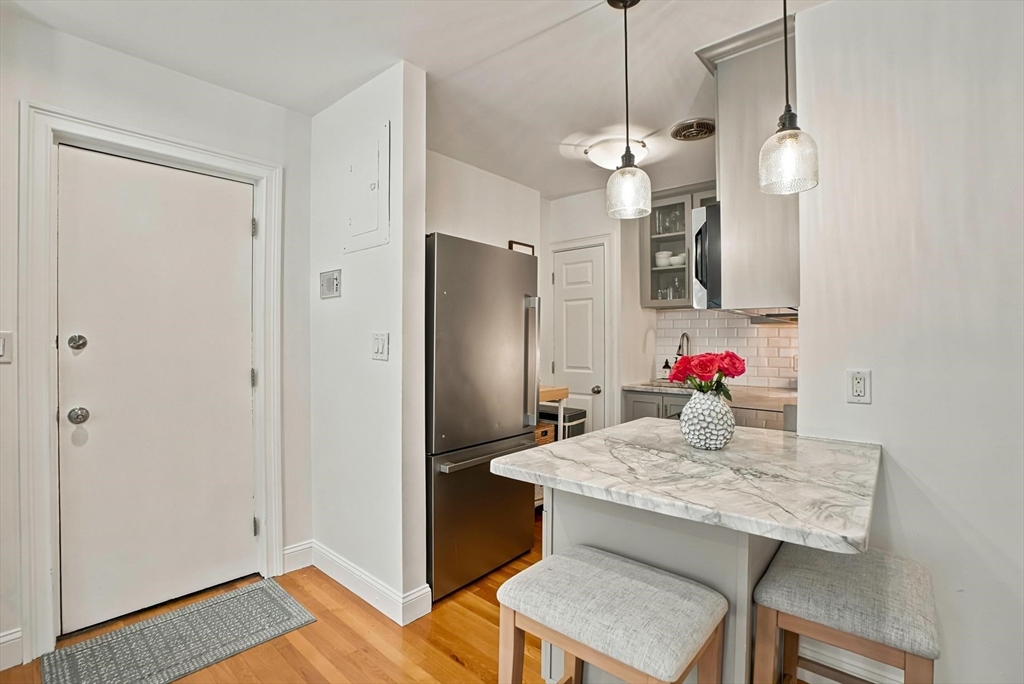 8 Battery Street, Unit 4 Boston, MA 02109 - Photo 12 of 33