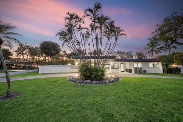 $1,550,000 | 8201 Southwest 151st Street, Palmetto Bay, FL 33158