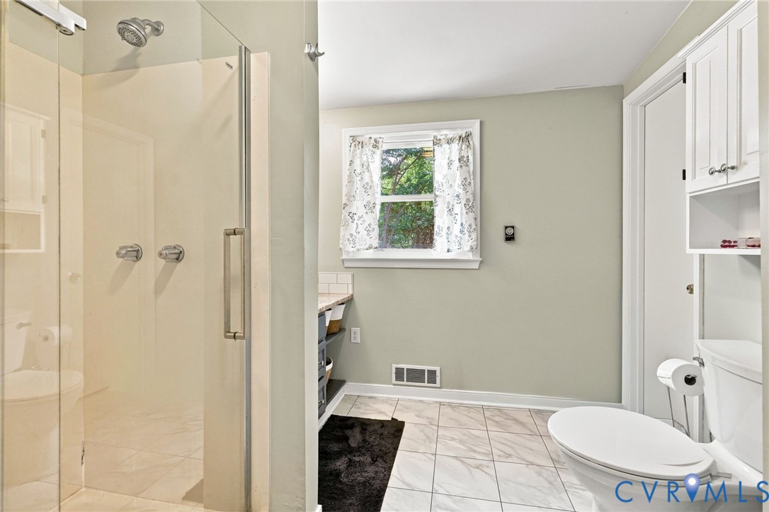 2719 Sherbourne Road Richmond, VA 23237 - Photo 16 of 40 Upstairs full bath