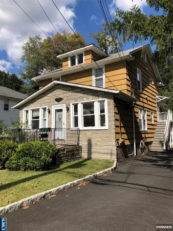 $1,850 | 45 Diamond Bridge Avenue, Unit 2, Hawthorne, NJ 07506