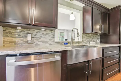 a close view of sink and tap