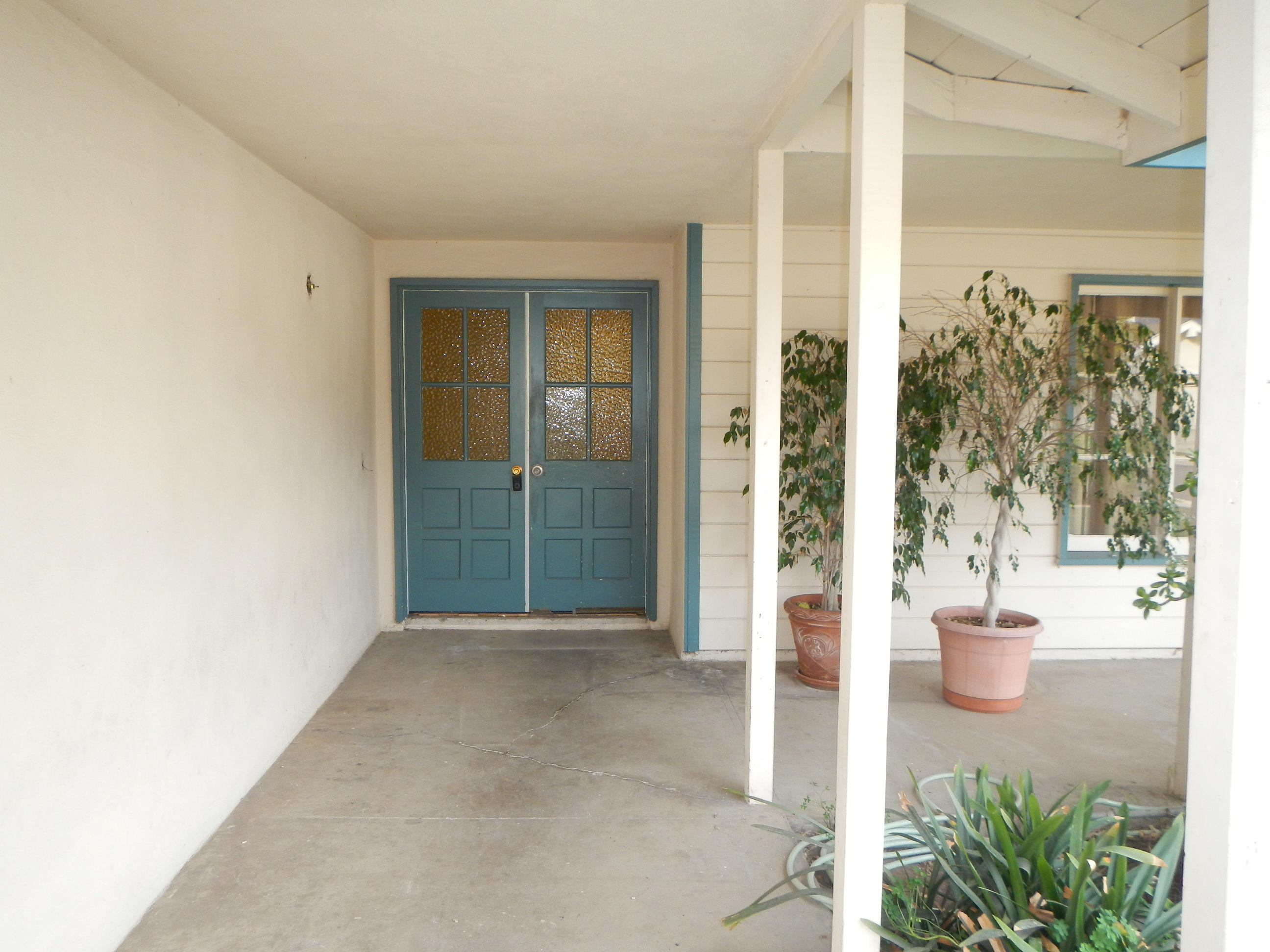 461 Arundel Road Goleta, CA 93117 - Photo 6 of 37 Front Entrance