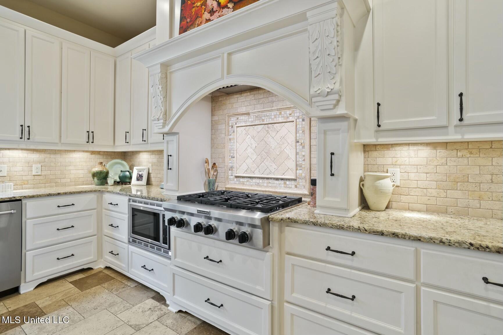 5 Pecan Tree Place Jackson, MS 39211 - Photo 17 of 62 tempImageYpYPvP