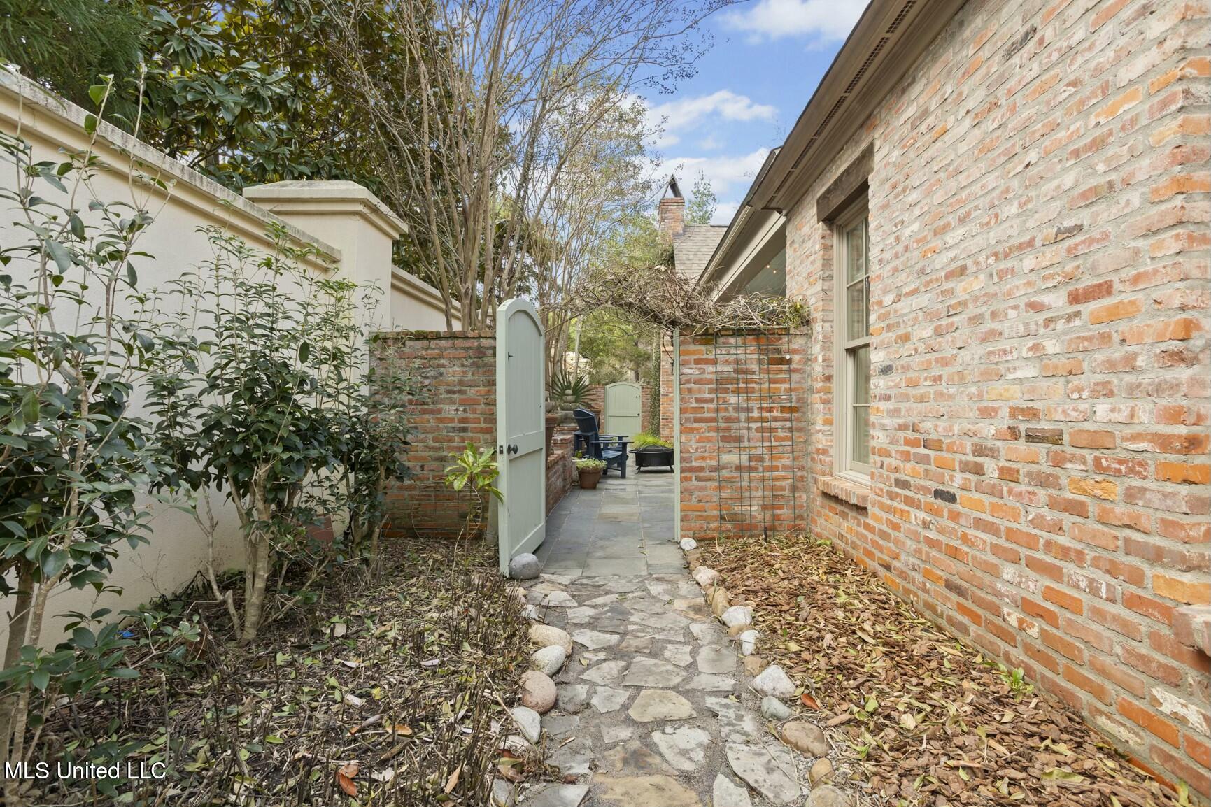 5 Pecan Tree Place Jackson, MS 39211 - Photo 48 of 62 tempImageYQRmNV