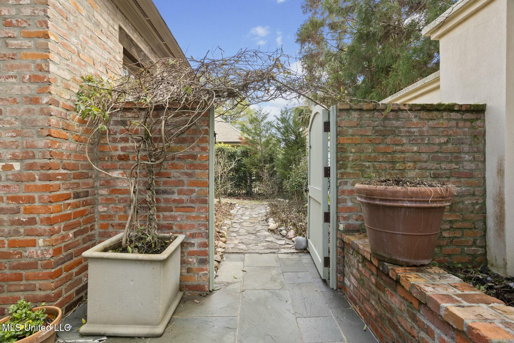 5 Pecan Tree Place Jackson, MS 39211 - Photo 49 of 62 tempImage6AecdQ