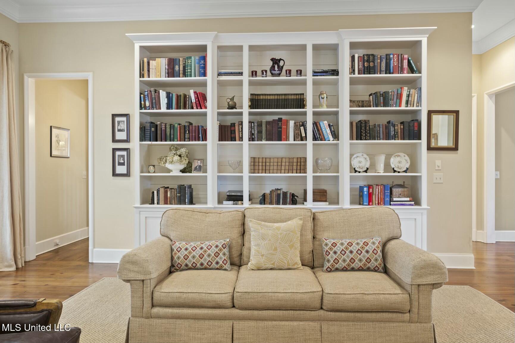 5 Pecan Tree Place Jackson, MS 39211 - Photo 7 of 62 tempImagel2CemJ