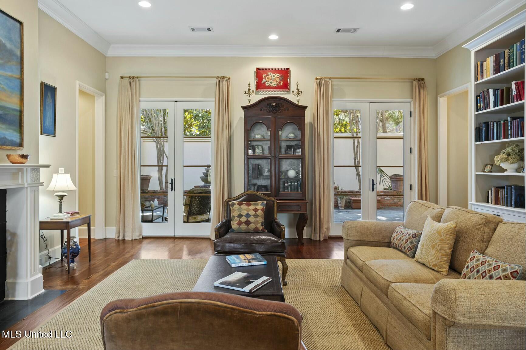 5 Pecan Tree Place Jackson, MS 39211 - Photo 8 of 62 tempImage7DqAWw