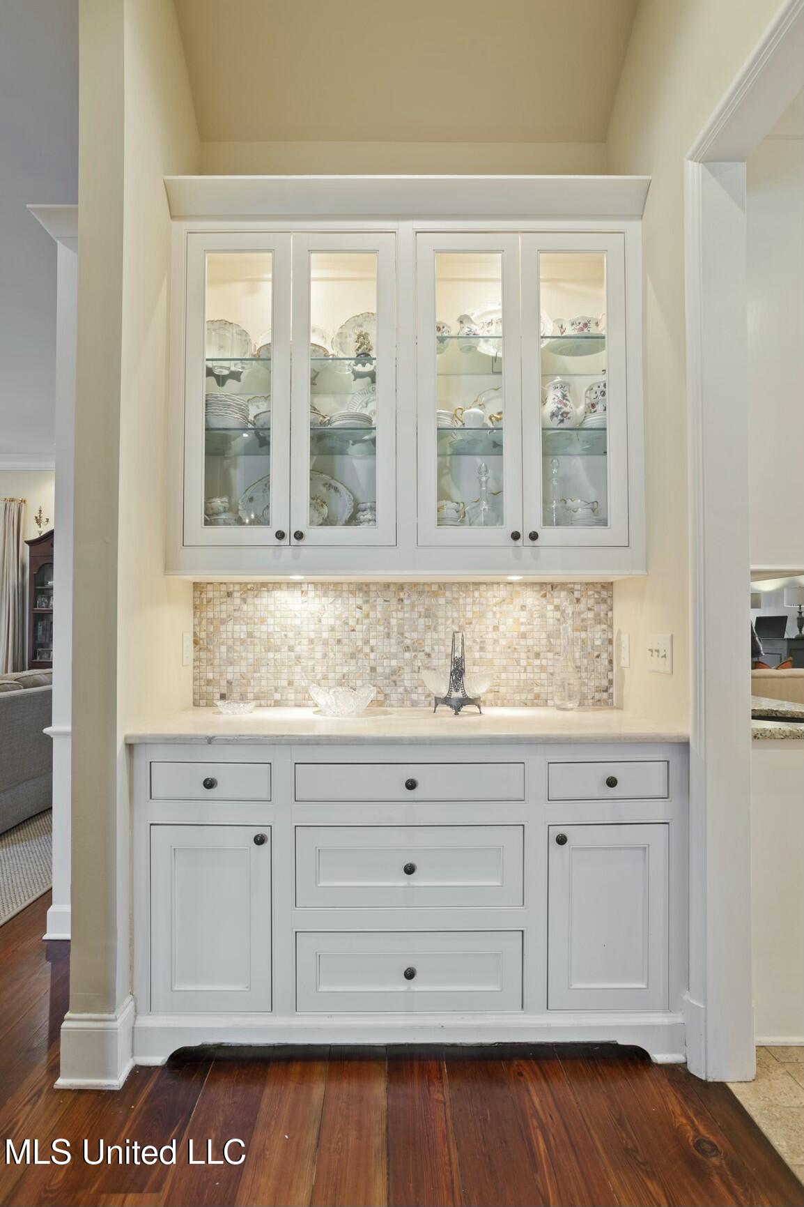 5 Pecan Tree Place Jackson, MS 39211 - Photo 10 of 62 tempImagevA6lIT