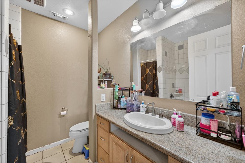 215 Singh Lane Rio Linda, CA 95673 - Photo 13 of 41