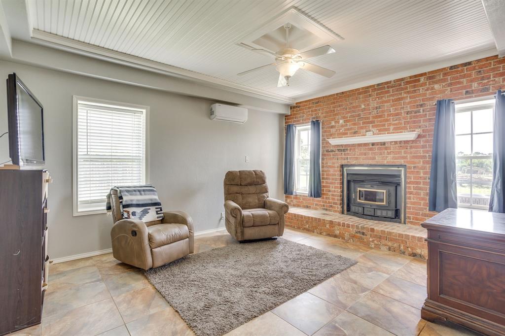 807 Caddo Road Joshua, TX 76058 - Photo 16 of 40