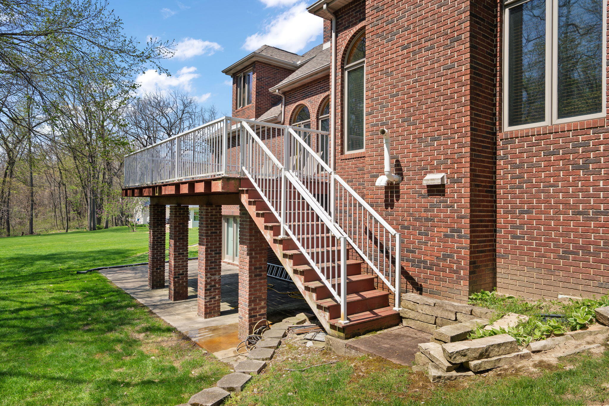 2 Timber Ridge Court Valparaiso, IN 46385 - Photo 10 of 61 2048x1365