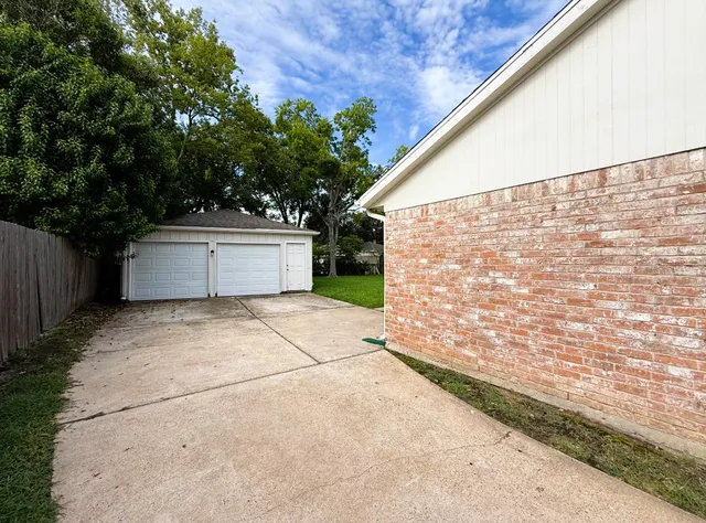 $2,150 | 8814 Stroud Drive, Houston, TX 77036