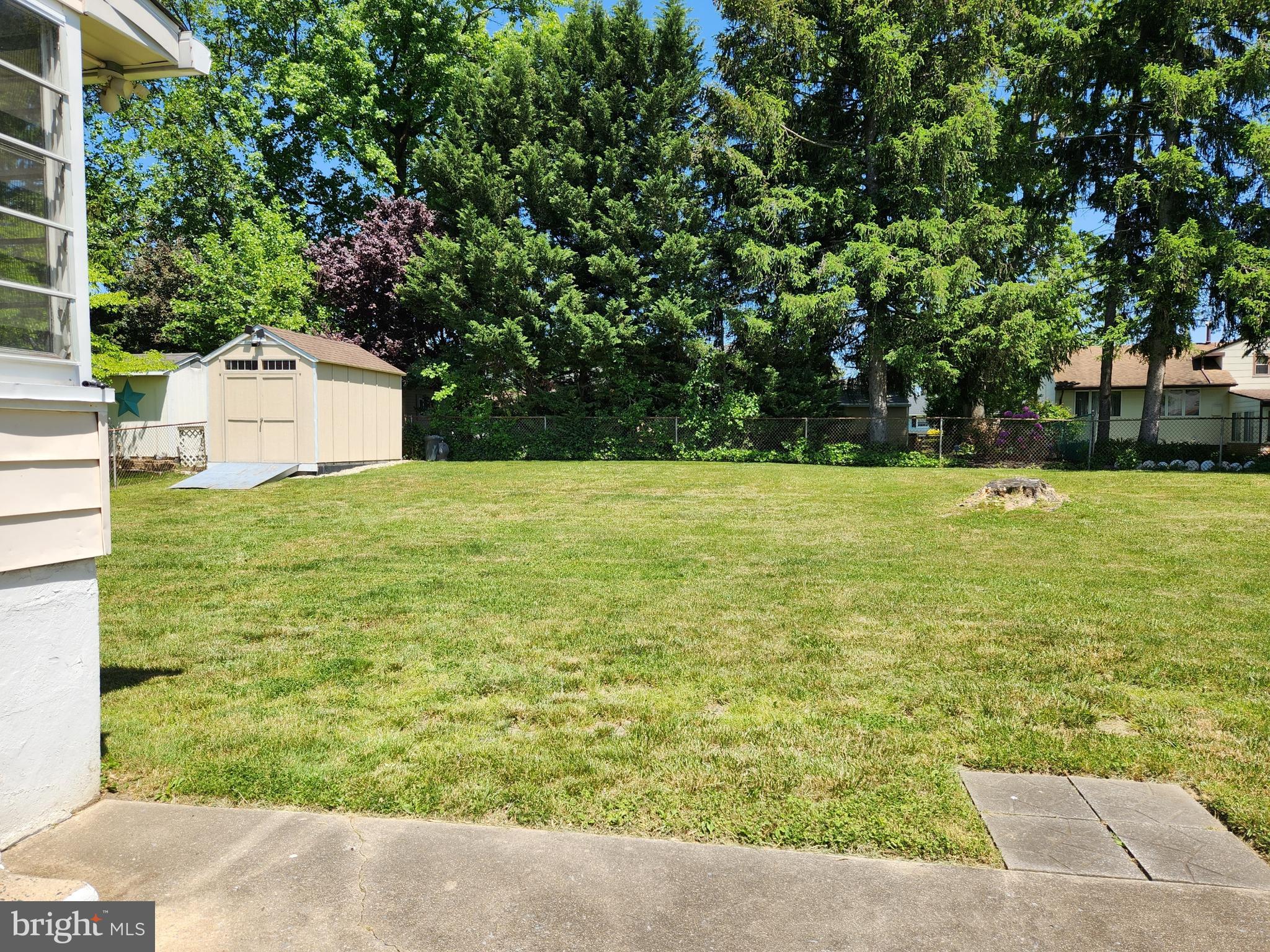 113 Hollyoke Road Somerdale, NJ 08083 - Photo 3 of 21 Back