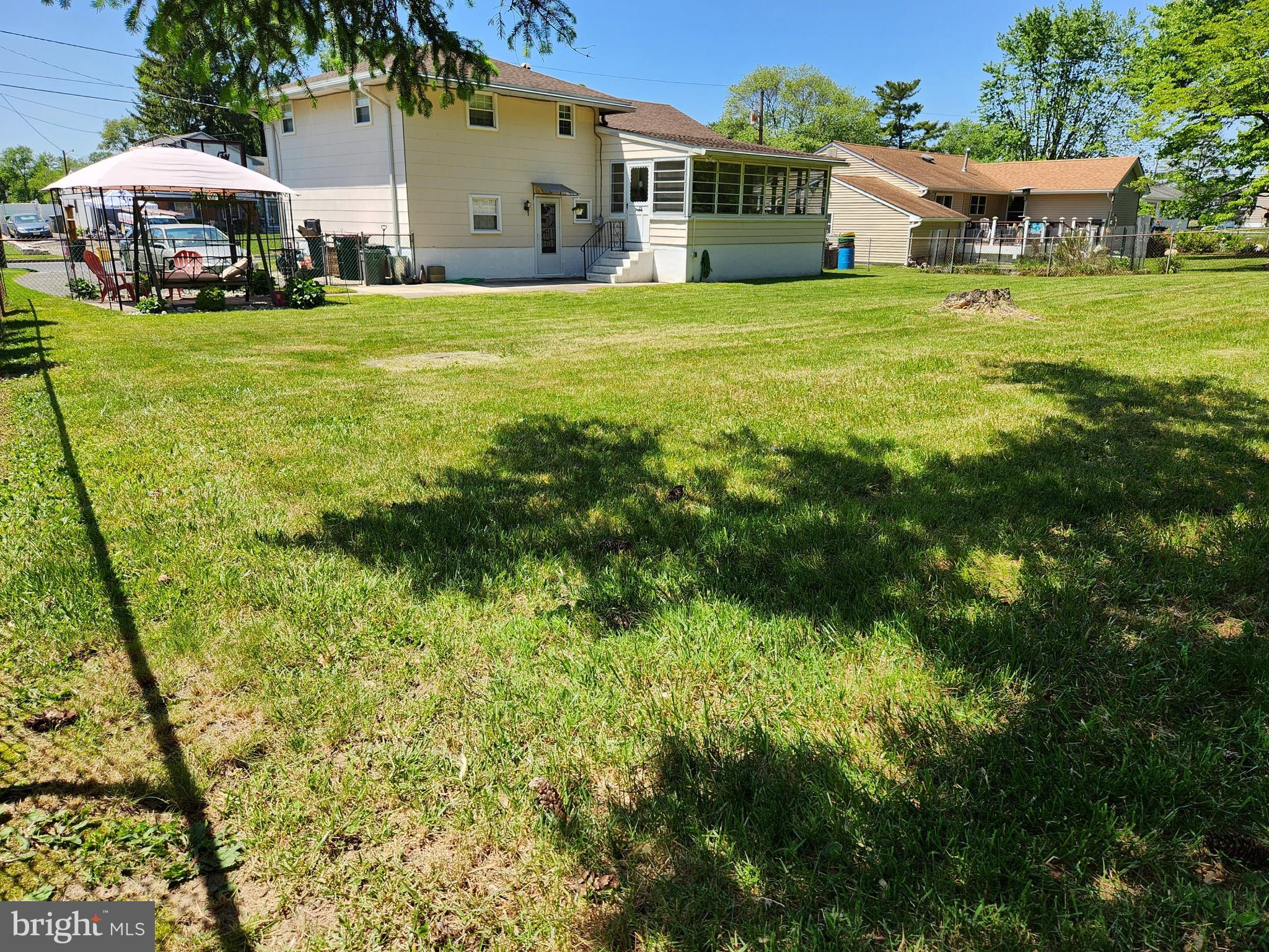 113 Hollyoke Road Somerdale, NJ 08083 - Photo 4 of 21 Back