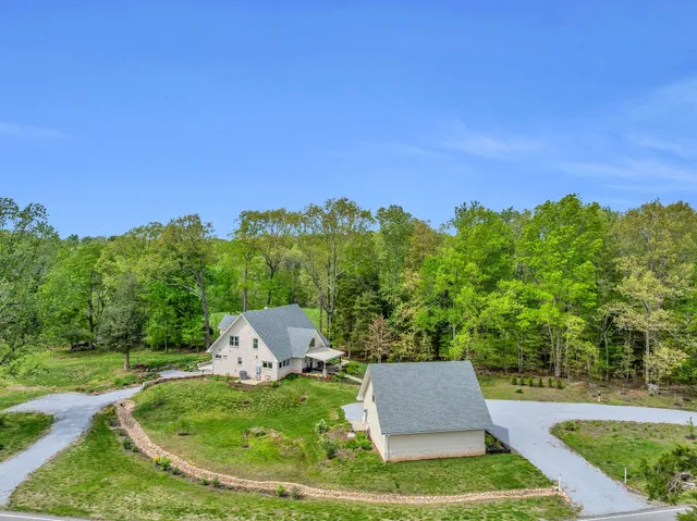 $709,000 | 4122 Highway 49, Vanleer, TN 37181