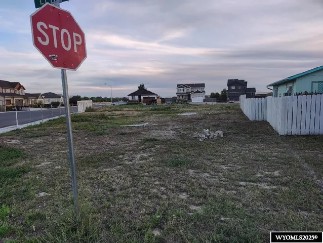 $45,000 | 807 Leal Street, Douglas, WY 82633