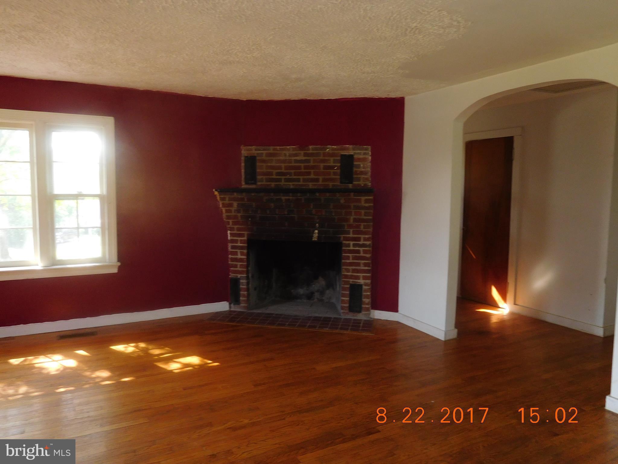 225 Wayland Road Culpeper, VA 22701 - Photo 4 of 7 Living Room