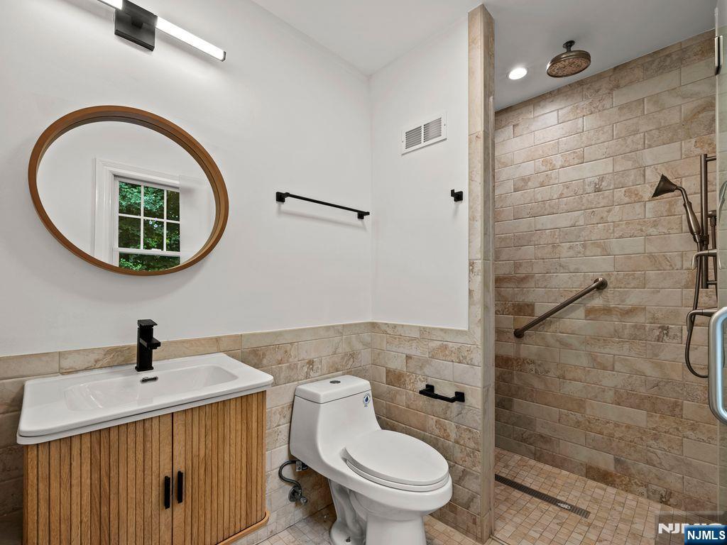 72 Fremont Avenue Park Ridge, NJ 07656 - Photo 26 of 35 Gallery Image 26