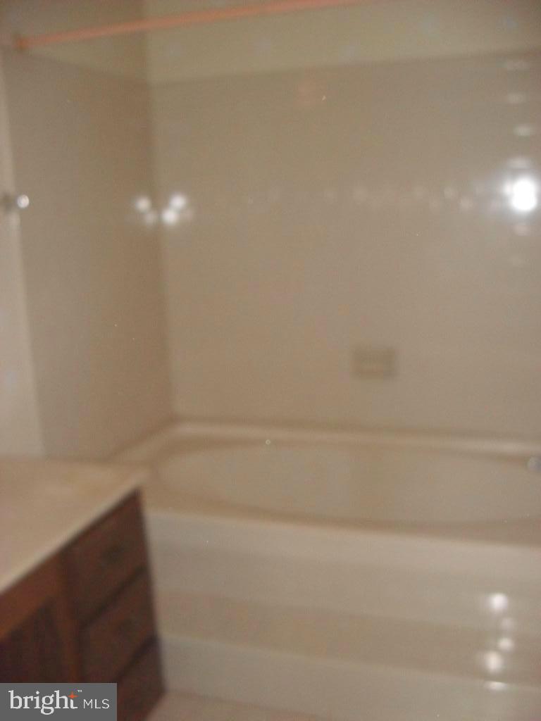 224 Farmgate Lane Silver Spring, MD 20905 - Photo 5 of 20 Gallery Image 5