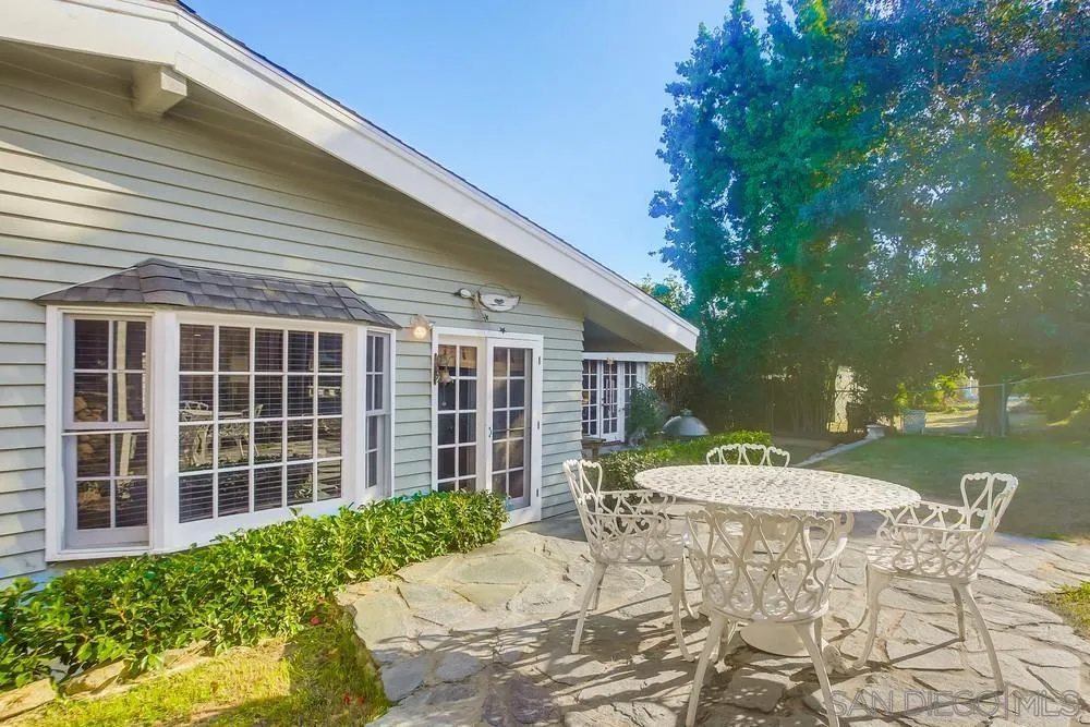 342 Cole Ranch Road Encinitas, CA 92024 - Photo 32 of 34 a front view of a house with a garden