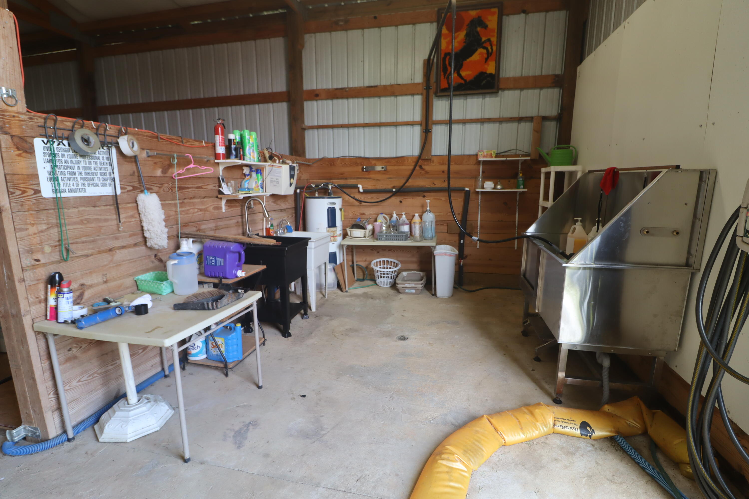 2765 Steiner Place Road Waynesboro, GA 30830 - Photo 52 of 68 Washing and grooming area