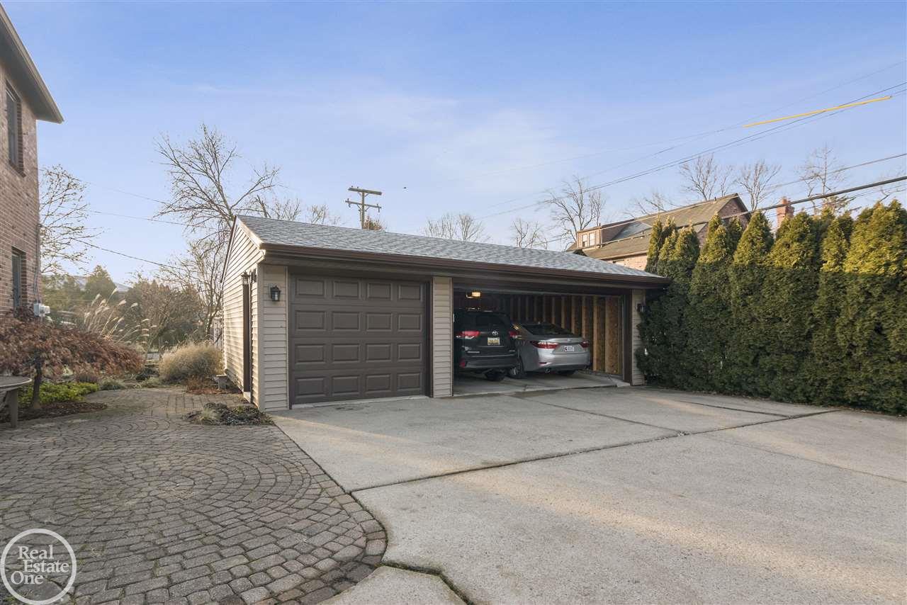925-27 Harcourt Road Grosse Pointe, MI 48230 - Photo 36 of 40 50003922-35.JPG