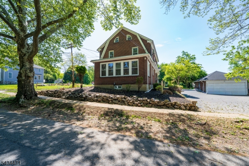 192 Lincoln Road Phillipsburg, NJ 08865 - Photo 13 of 50 a front view of a house with a yard