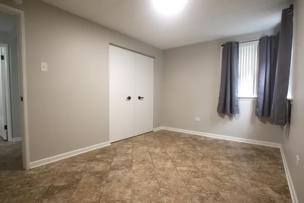$118,000 | 10931 South Lloyd Drive, Unit 1C, Worth, IL 60482
