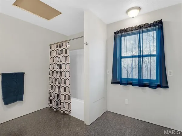 $660,000 | 763 Eagles View Lane, St. Clair, MO 63077
