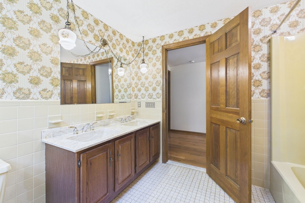 500 Inverness Lane Longmeadow, MA 01106 - Photo 32 of 41