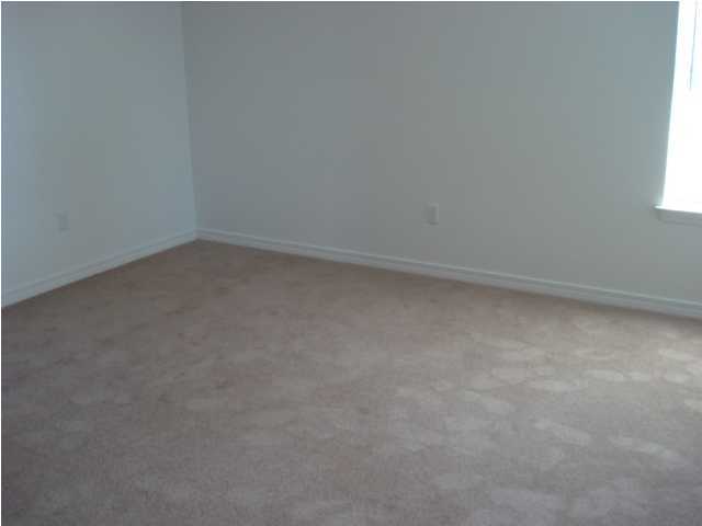 7 6th Shalimar, FL 32579 - Photo 17 of 23 a room that has a window in it