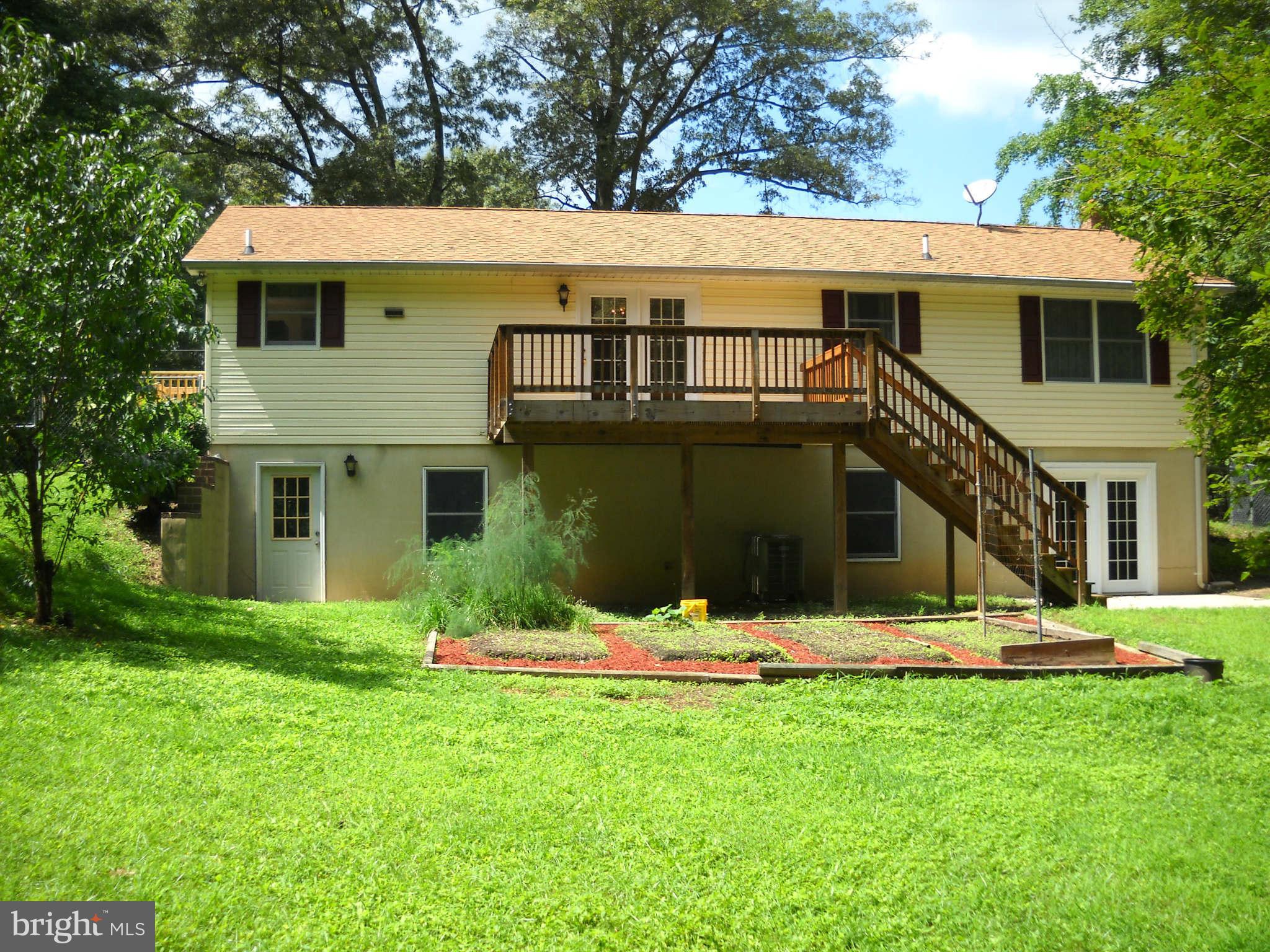 16743 Teagues Point Road Hughesville, MD 20637 - Photo 14 of 18 Exterior (Rear)