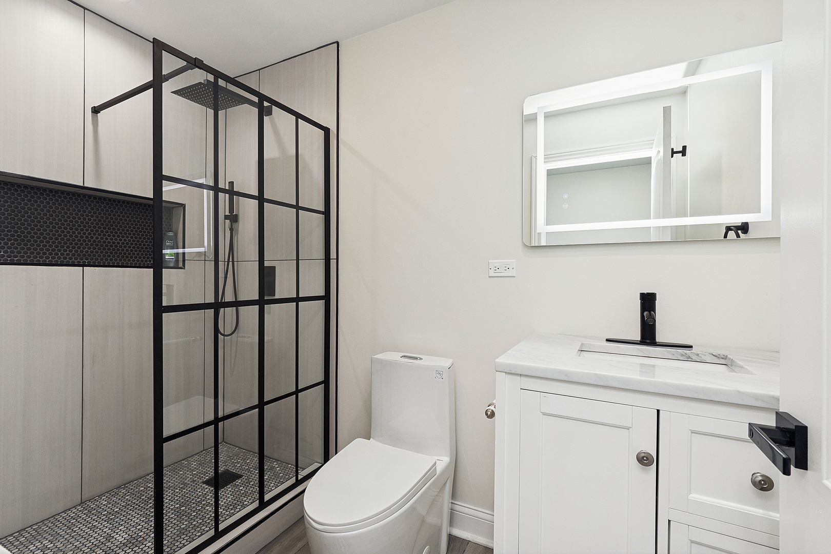 18849 Jamie Court Homewood, IL 60430 - Photo 20 of 35 a bathroom with a sink a toilet and shower